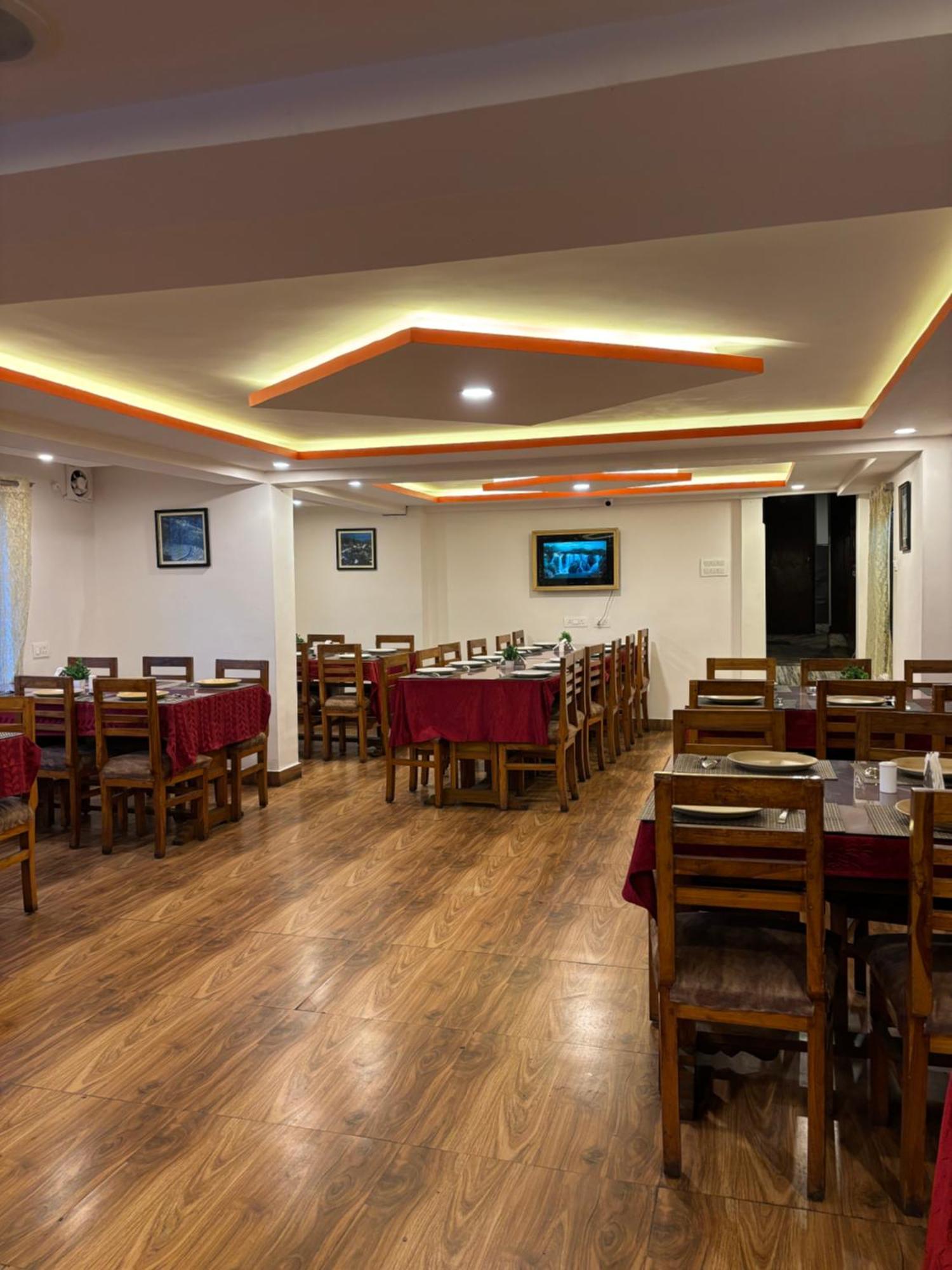 Hotel Kasturi Palace & Restaurant Darjeeling Darjeeling  Exterior foto